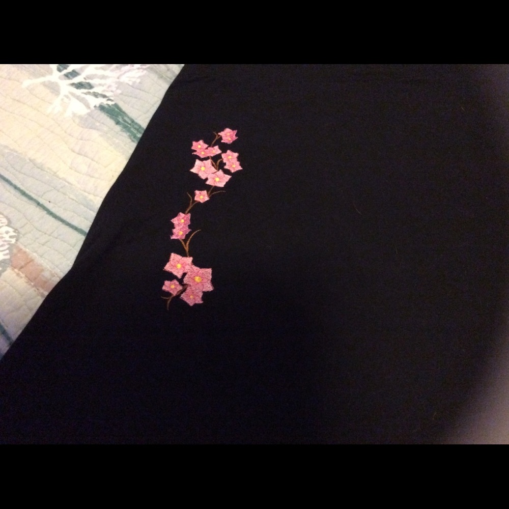 EUC Embroidered Cherry Blossom Mini Skirt M - Picture 2 of 3